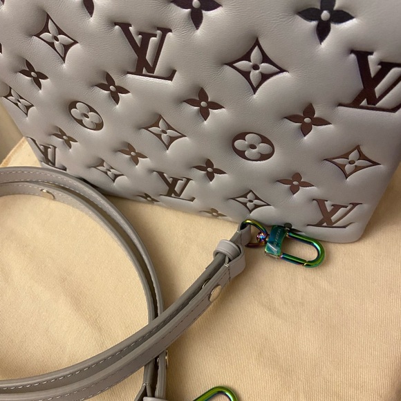 Louis Vuitton Gray Coussin Leather Bag with Iridescent Chain - Picture 3 of 9